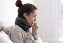 Женщину мучает кашель